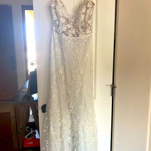 Selling my Emmy Mae ‘Bec’ wedding dress!